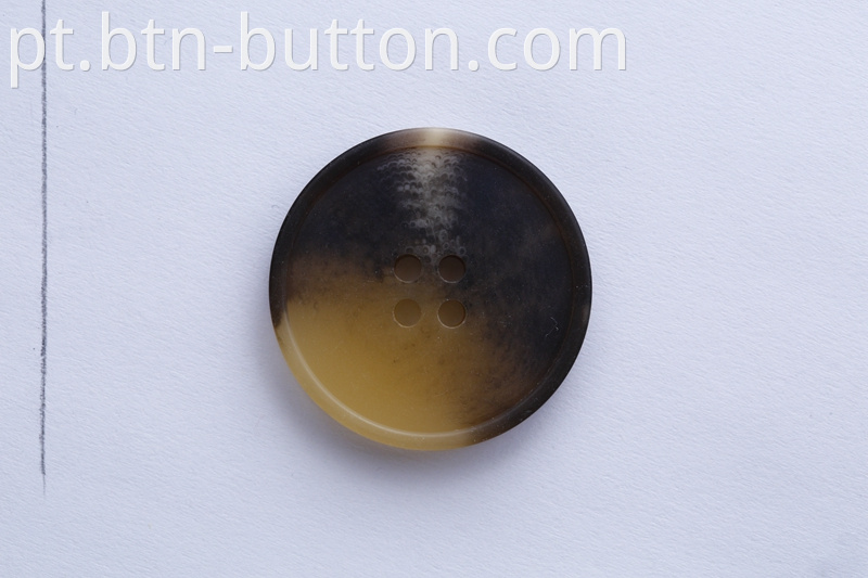 Wear resistant imitation horn resin buttons